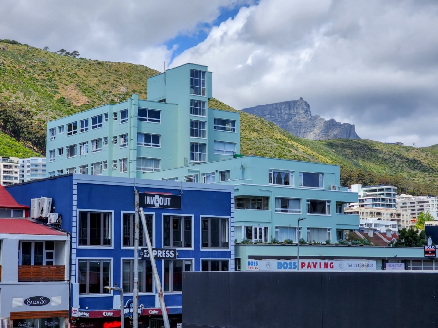 1 Bedroom Property for Sale in Sea Point Western Cape